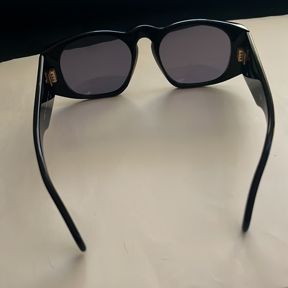Chanel Vintage Sunglasses Gold CC Logo Black With Case Authentic - Picture 11 of 11